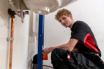 Monteur Werktuigkundige Installaties Niveau 2 Jaron Nintemann Drenthe College Iris Sijbom Fotografie 2024 IR101126 Verbeterd NR