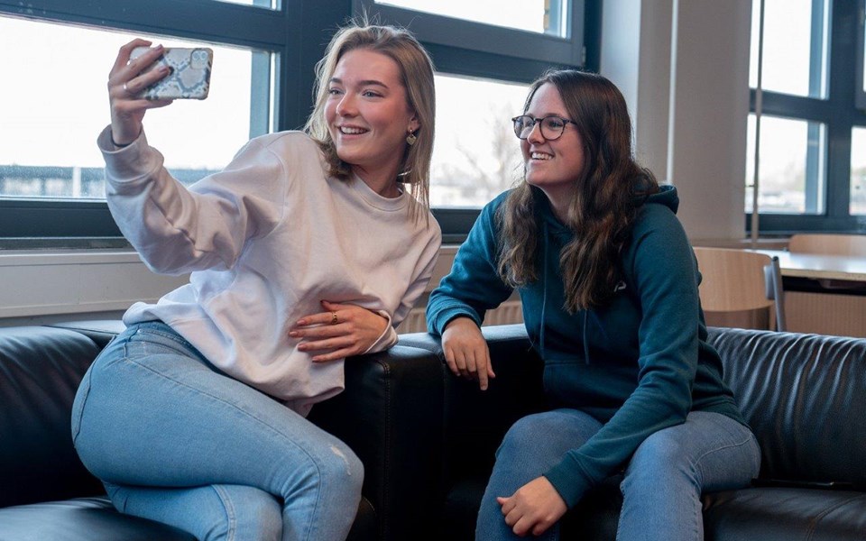 Studenten maken selfie