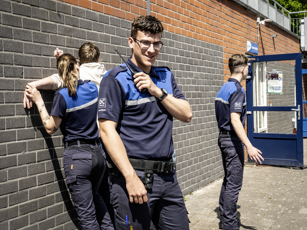 Studenten Handhaving doen praktijkoefening