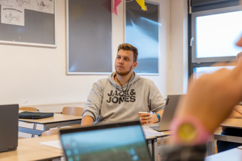 Instructeur Student Niek Talen Drenthe College Iris Sijbom Fotografie 2023 IR108563 Verbeterd NR
