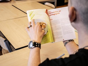 Onderwijsassistent Opleidingsfotografie Assen 300125 Lowres 11 Inkijkje lesboek opleiding Onderwijsassistent