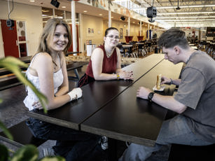 Studenten ICT in de pauze