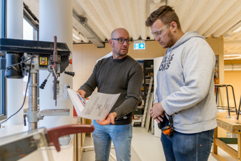 Instructeur Student Xander Bron En Niek Talen Drenthe College Iris Sijbom Fotografie 2023 IR108523 Verbeterd NR