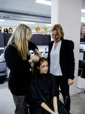 Oefenen met het invlechten tijdens de les