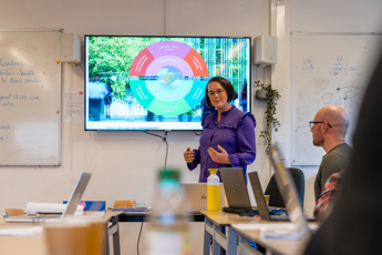 Instructeur Yvonne Kamphuis Drenthe College Iris Sijbom Fotografie 2023 IR108579 Verbeterd NR
