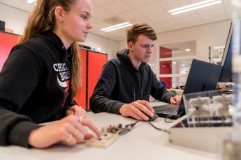 APL Werktuigbouw Electro Drenthe College Emmen Iris Sijbom Fotografie 2022 IR103810 APL Werktuigbouw Electro Drenthe College Emmen Iris Sijbom Fotografie 2022 IR103810