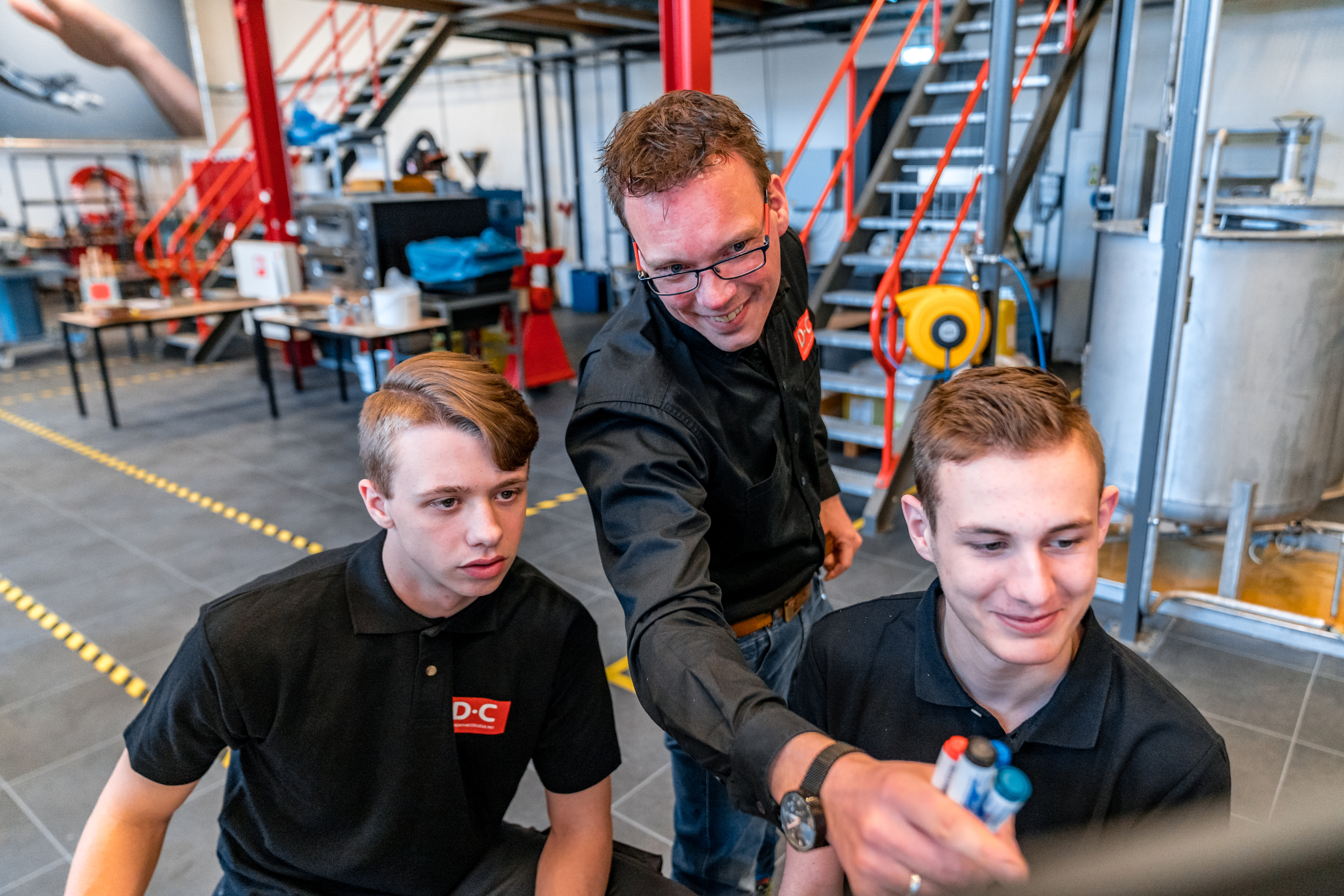 Docent met studenten Waterstof 1