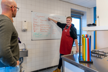 Instructeur Student Justin Geertsema Drenthe College Iris Sijbom Fotografie 2023 IR108464 Verbeterd NR