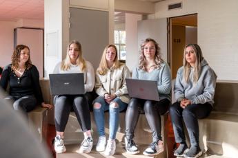 Ubbekingecamp Office En Management Support Drenthe College Emmen Iris Sijbom Fotografie 2022 IR105505 Ubbekingecamp Office En Management Support Drenthe College Emmen Iris Sijbom Fotografie 2022 IR105505